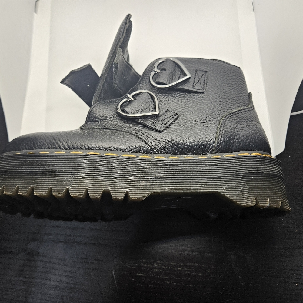 Dr. Martens devon boot